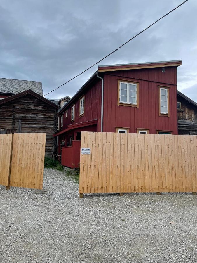 Kjerkgata 6 - Midt I Roros Sentrum Exteriör bild